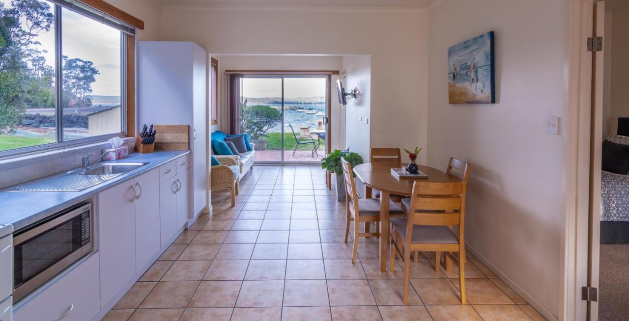 Quarantine Bay Beach Cottages Eden Extérieur photo